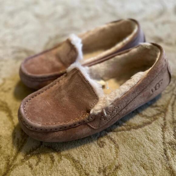 Ugg Moccasins - Picture 3 of 5